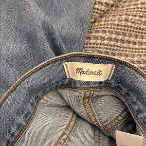 Madewell The Perfect Vintage Jeans size 27 Light wash.